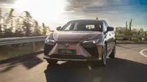 Lexus RZ 500e 2026 em movimento