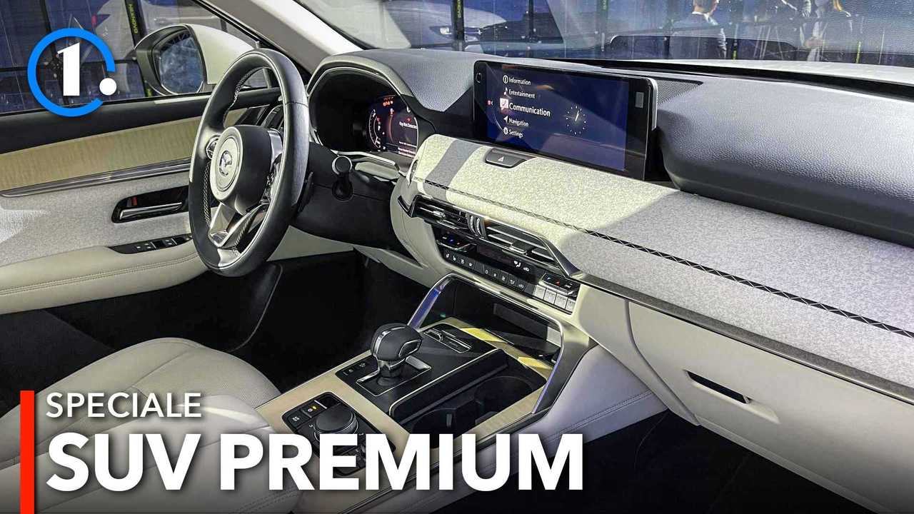 Mazda CX-60 tre quarti anteriore evento Roma