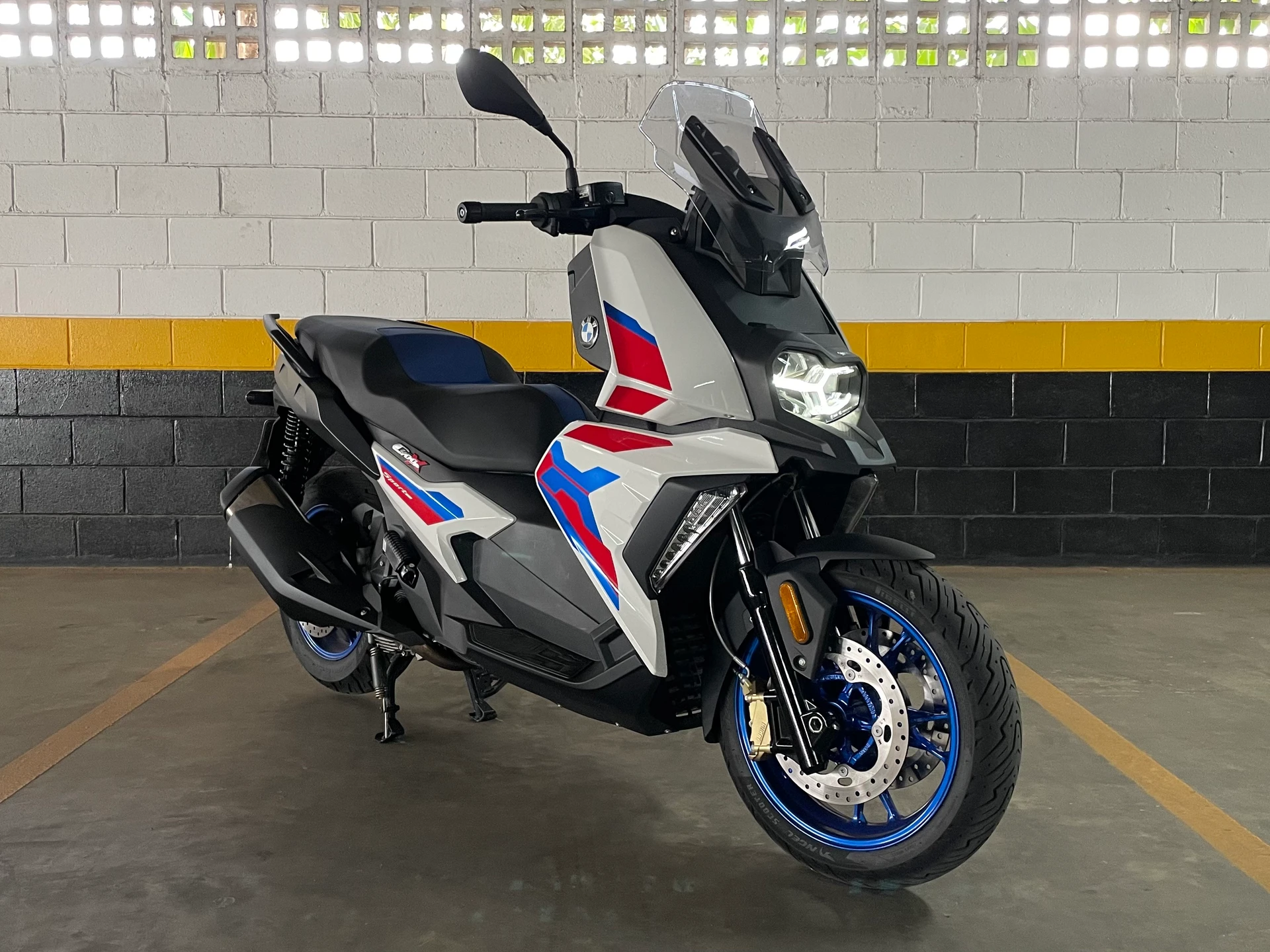 ＢＭＷ　純正 C400X シート　5253　8405360 Avaliação: BMW C 400 X é exatamente o esperado de uma scooter da marca