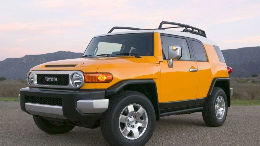 Fj Cruiser News And Reviews Motor1 Toyota Fj Cruiser To Be Axed After 2017my