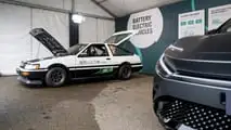 Toyota Corolla Levin AE86 BEV in der Sitzprobe
