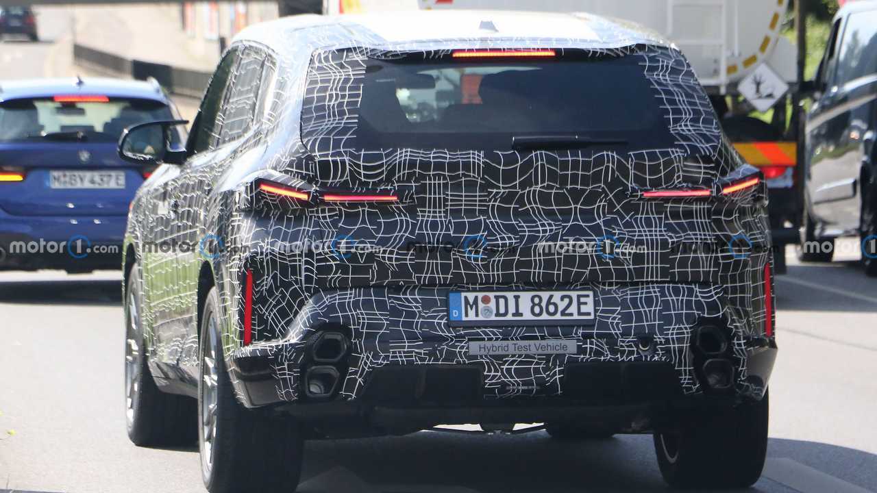 BMW XM ibrida plug-in, le nuove foto spia