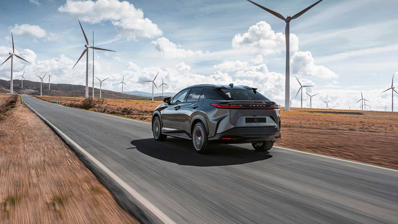 Lexus RZ 450e 2022