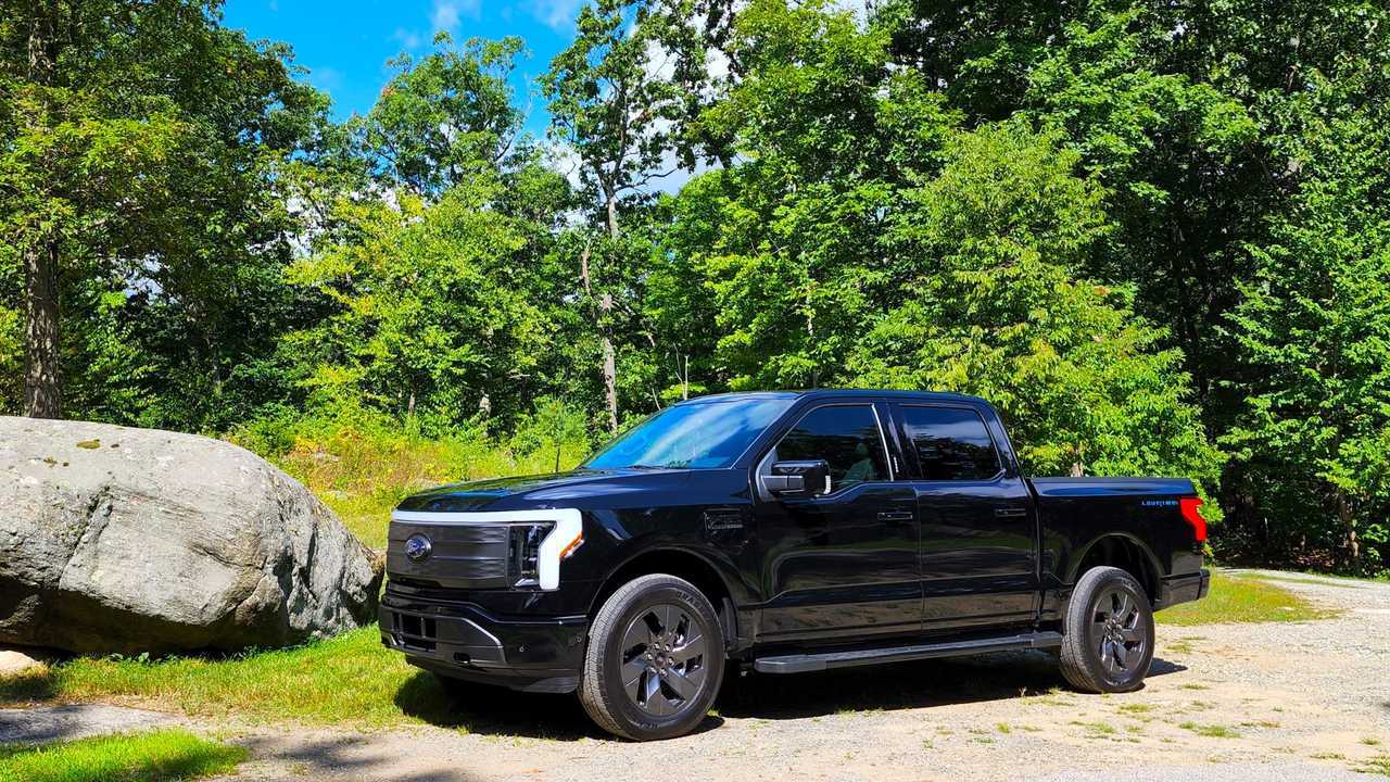Ford F-150 Lightning in Black