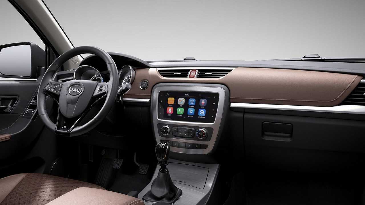 JAC Shuailing T8 - interni