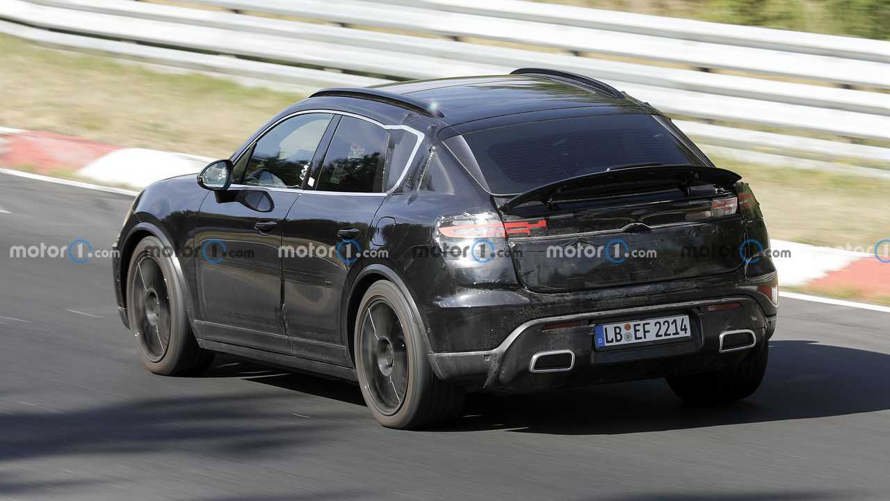 Foto spia Porsche Macan EV