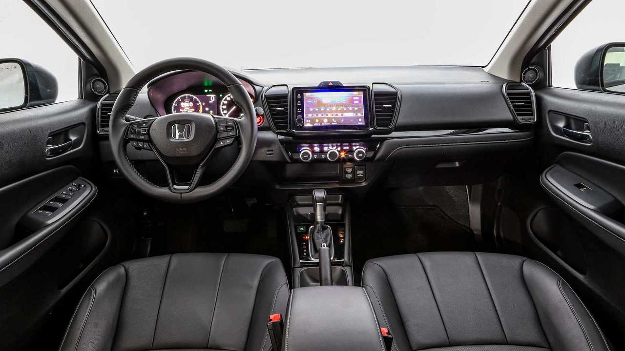 Comparativo: Honda City Touring vs. Nissan Versa Exclusive vs. Toyota Yaris Sedan XLS