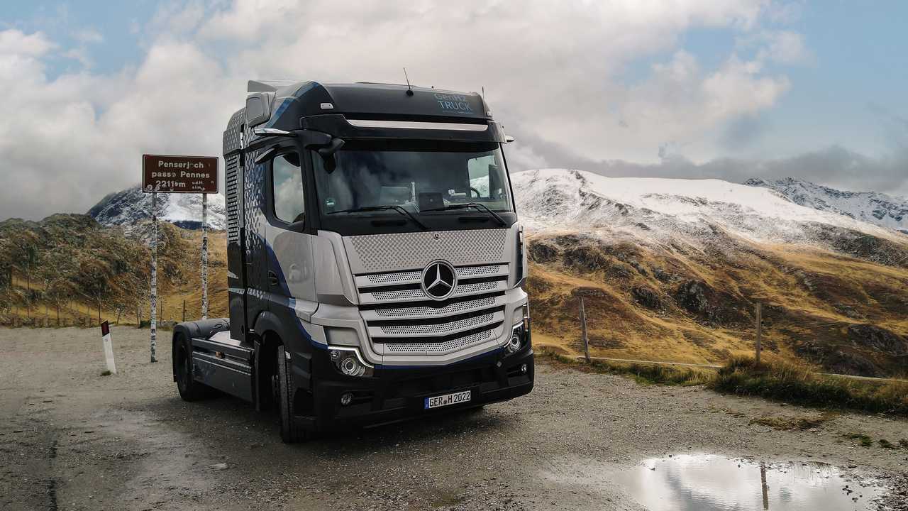 Mercedes-Benz GenH2 prototipo, collaudi al Brennero 2022