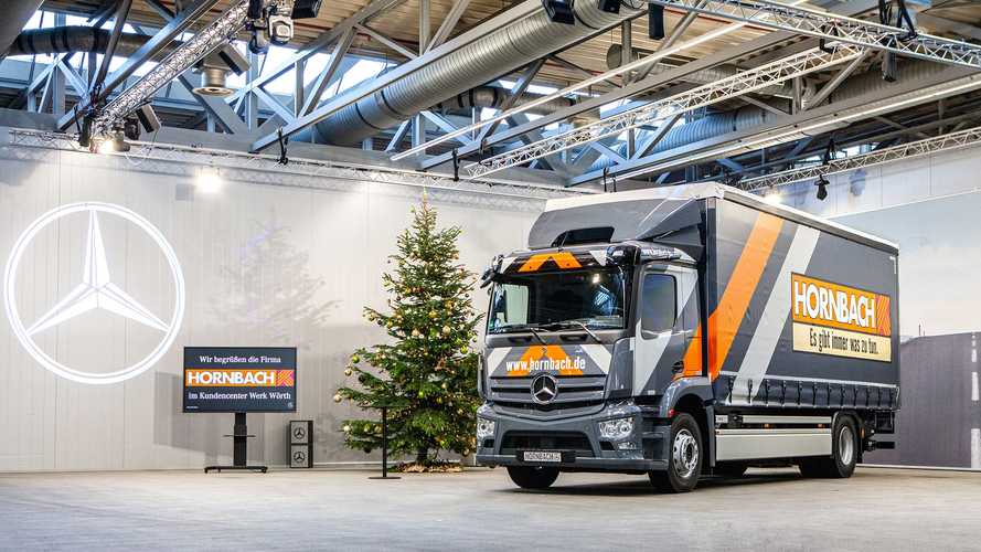 Mercedes-Benz eActros dà la carica a Hornbach Baumarkt