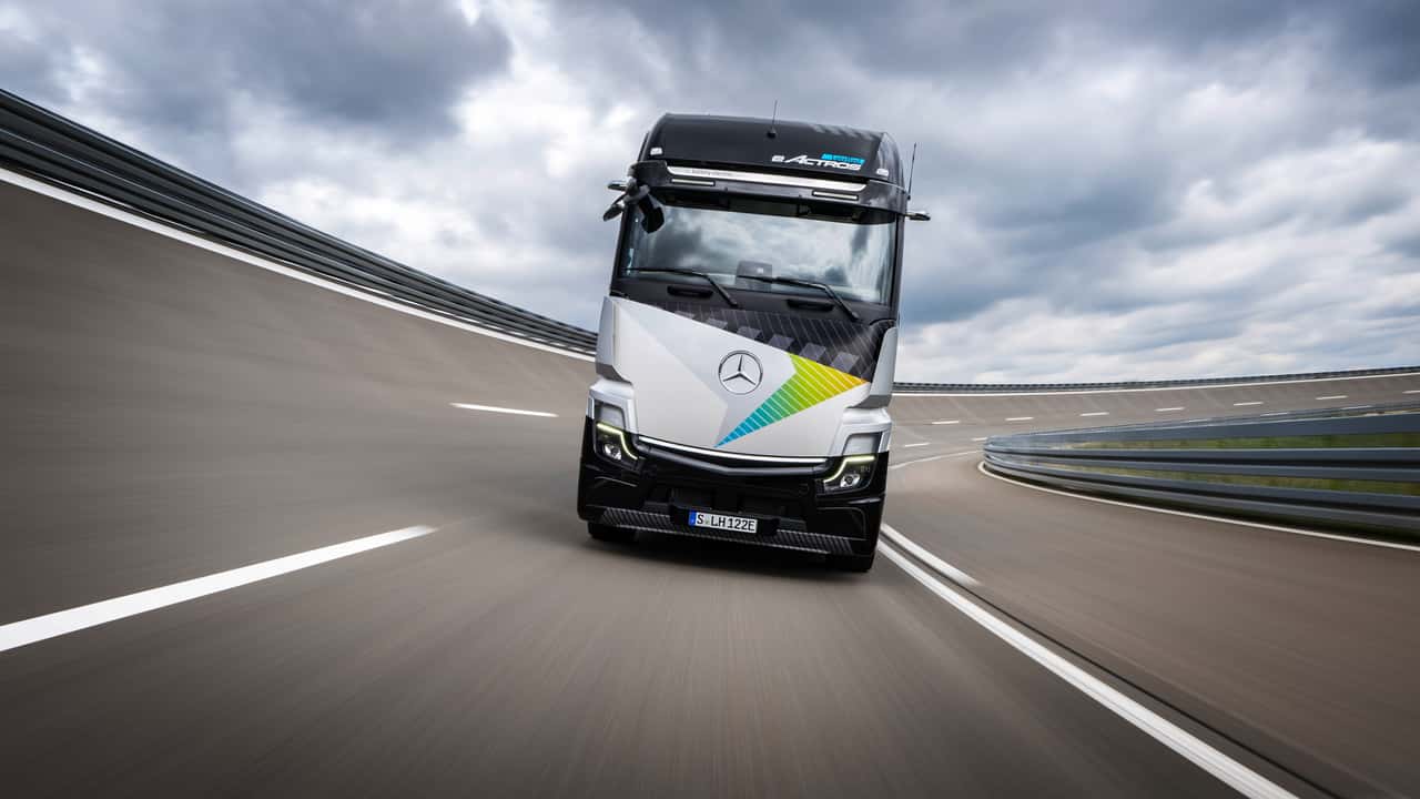 Mercedes eActros LongHaul