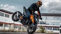 2024 KTM 125 Duke - Stoppie