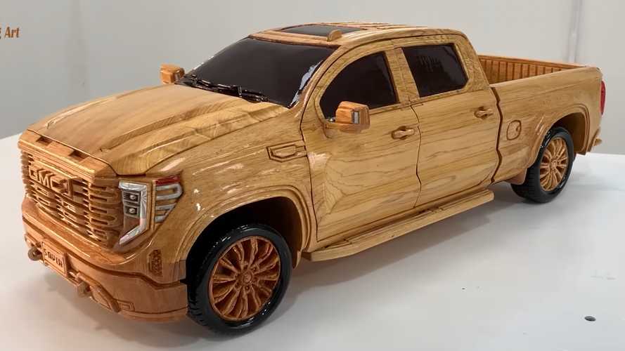 2023 GMC Sierra Wood Model Features Detailed Exterior And Cabin