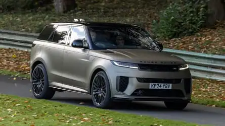 Land Rover 召回部分 Range Rover Sport SUV，因後懸吊副樑可能出現裂痕