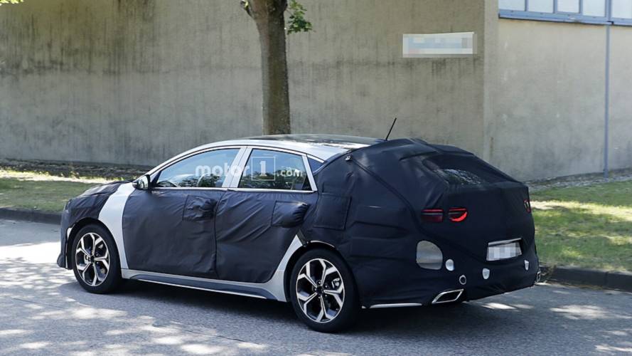 Kia Proceed GT spy photo