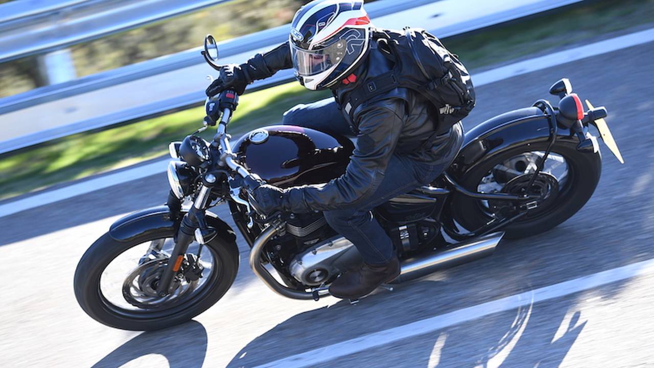 2017 Triumph Bonneville Bobber – First Ride