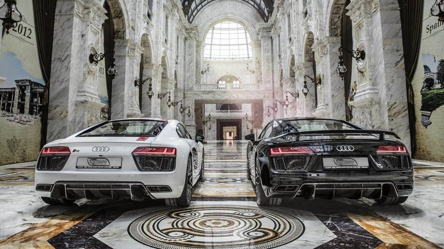 Audi R8 V10 Plus ve R8 V10 RWS Al Hazm alışveriş merkezinde