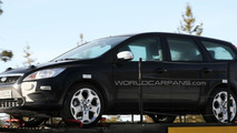 2010 Ford Focus prototype mule spy photo