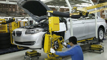 2011 BMW 5 Series sedan long wheelbase production, Shenyang Plant, Liaoning, China 31.03.2010