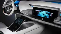 Pininfarina zeigt HK GT mit Flügeltüren