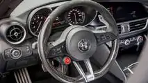 Alfa Romeo Giulia vs Alfa Romeo Stelvio drag yarışı