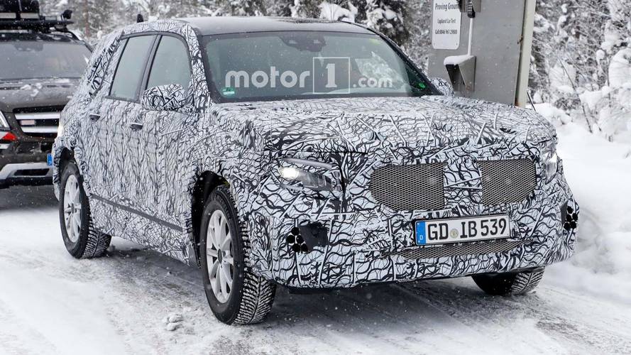 Mercedes-Benz GLB-Class spy photo