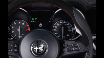 Alfa Romeo Stelvio Quadrifoglio, gli interni in alcantara 007