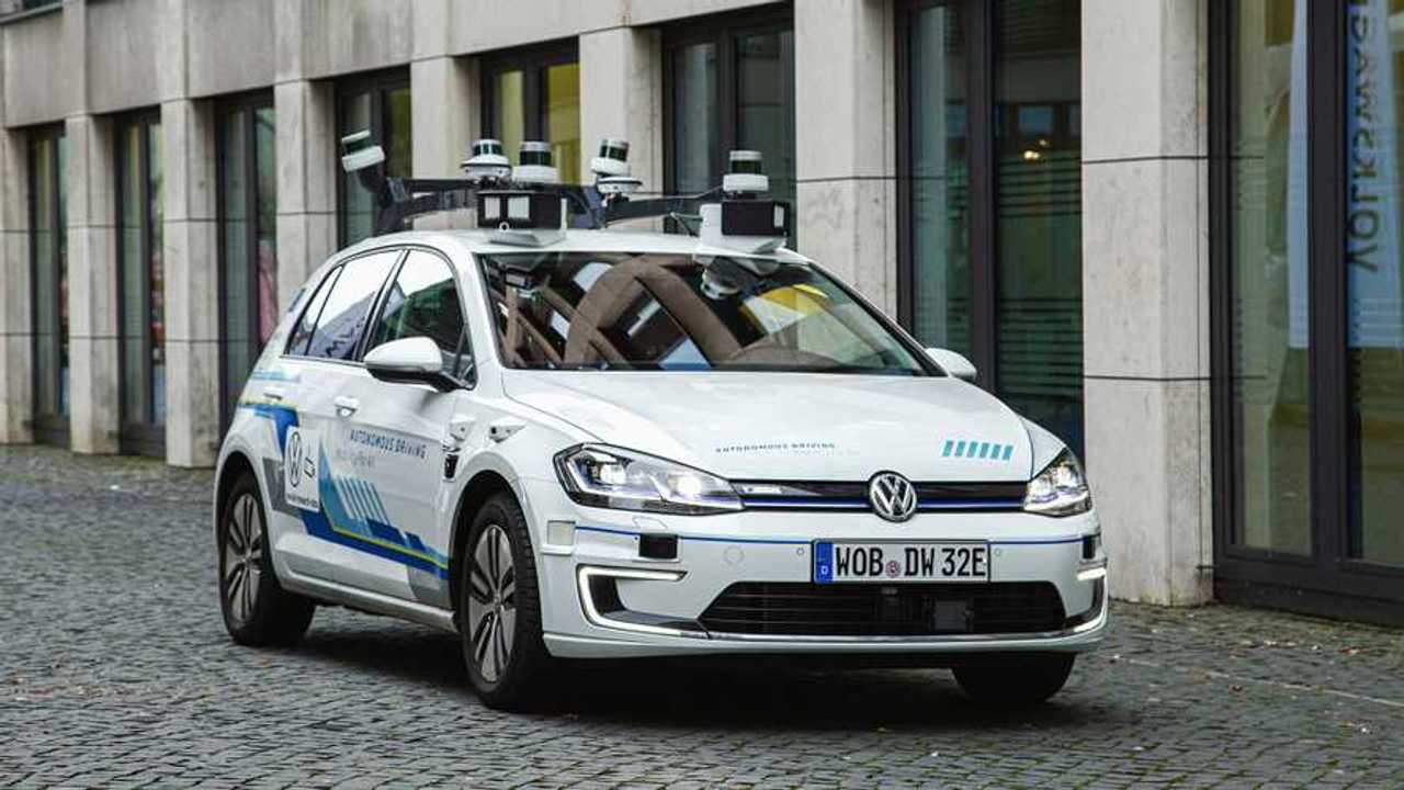 Volkswagen testet autonomes Fahren in Hamburg