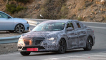 2016 Renault Laguna spy photo