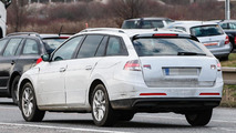 2015 Skoda Superb Combi spy photo