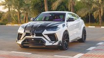 Lamborghini Urus by Mansory con interni viola