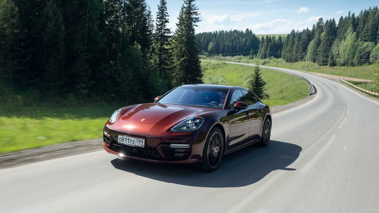 Обновленный Porsche Panamera в динамике