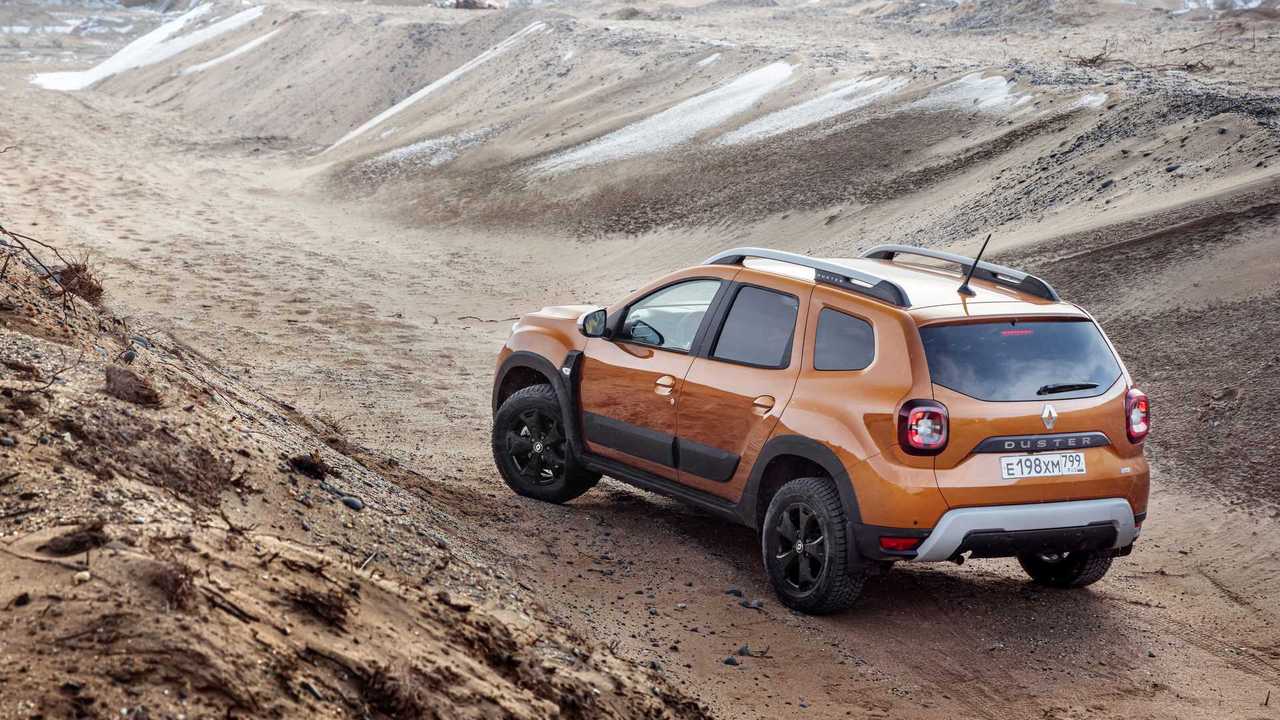 Renault Duster в песках