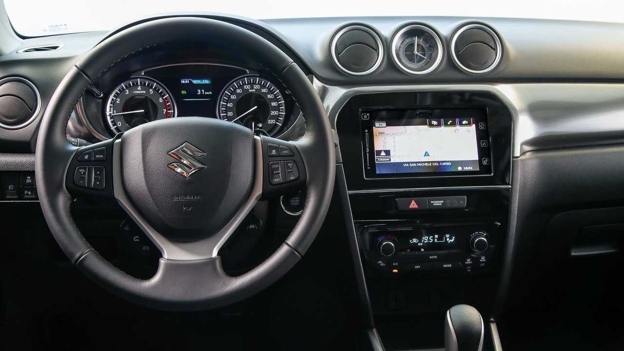 Suzuki Vitara Hybrid AT