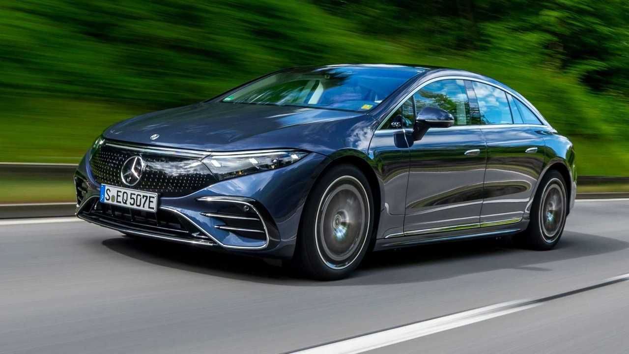 mercedes-eqs-450-ansicht-von-schrag-vorne