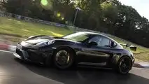 La Porsche Cayman GT4 RS debutta al Nurburgring