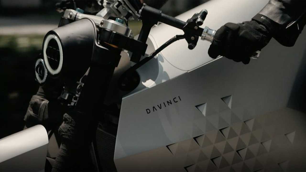 Davinci Tech Unveils Futuristic DC100 Electric Motorcycle