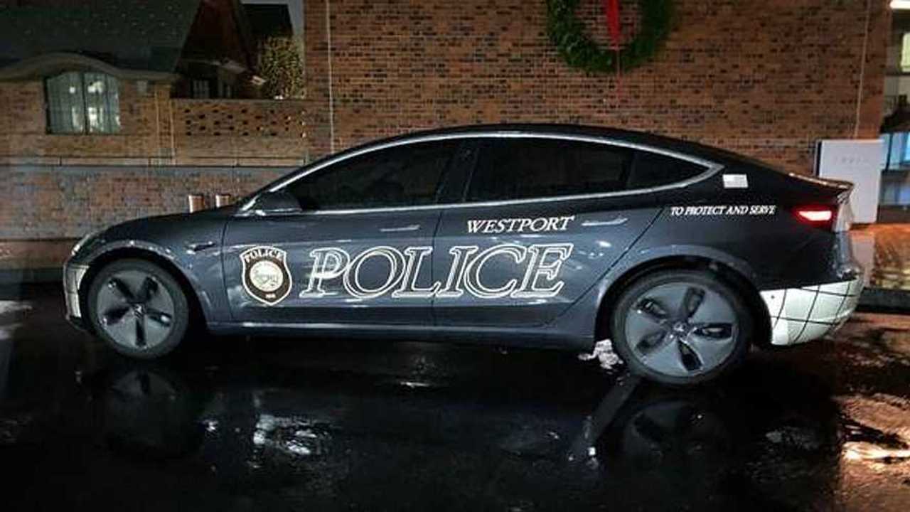 La Tesla Model 3 della polizia di Westport