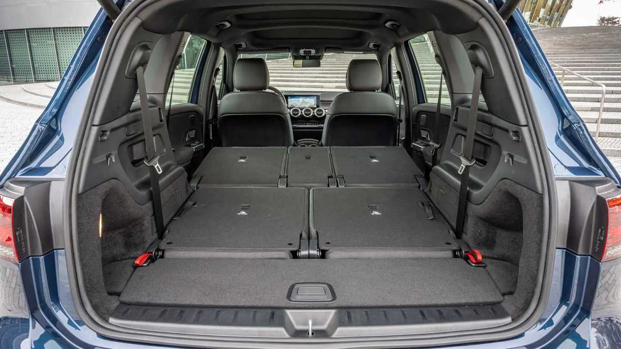 Mercedes EQB (2021), la prova su strada