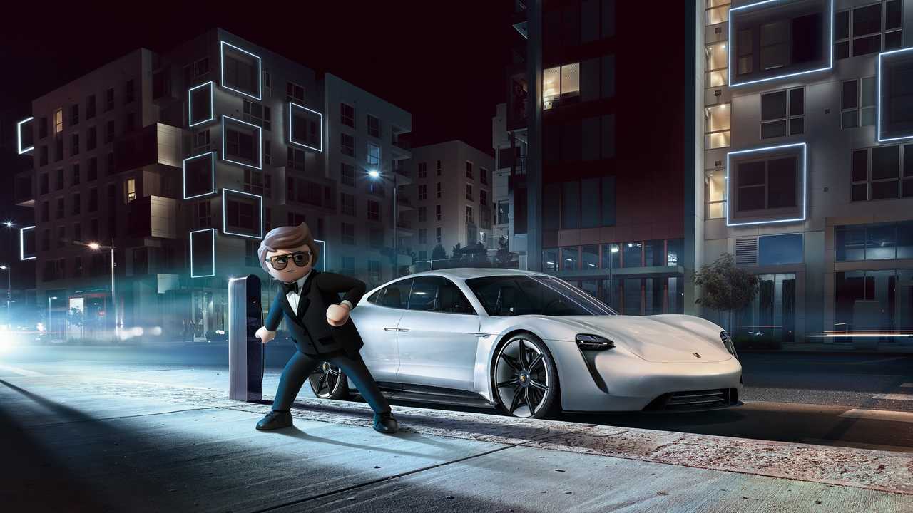 Porsche elettriche, ora anche al cinema con Playmobil