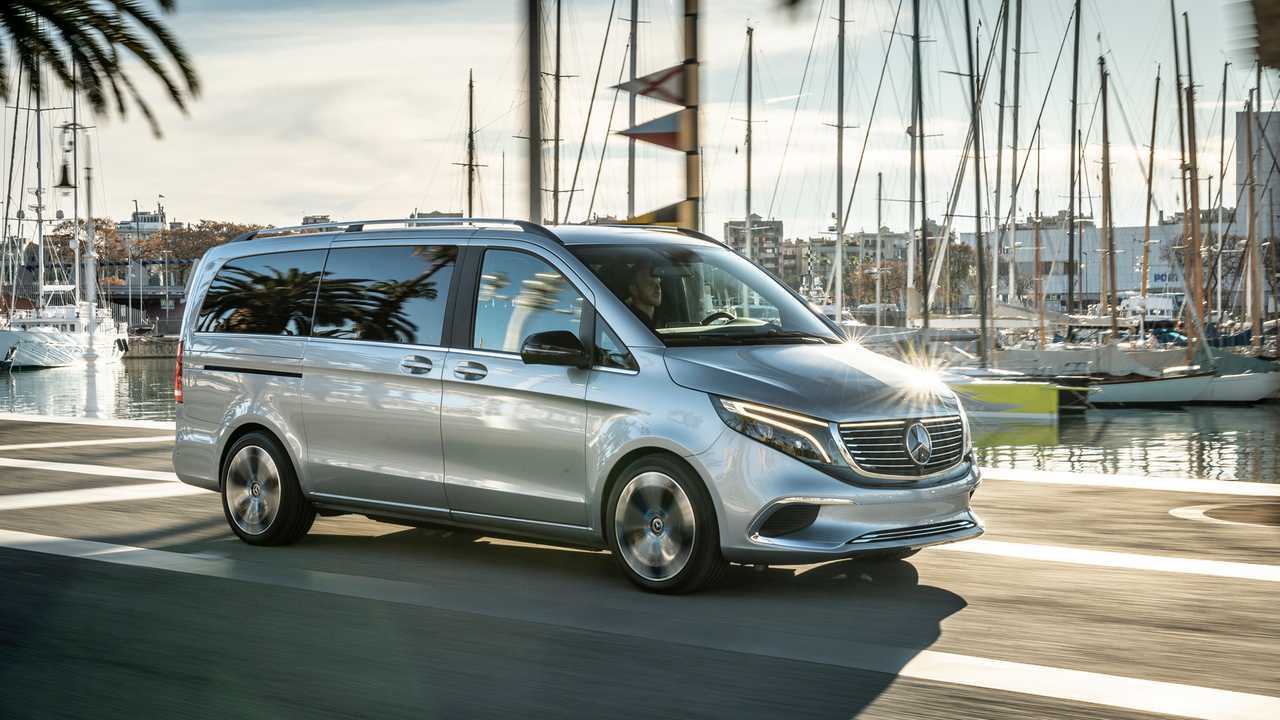 Mercedes EQV, test a Barcellona