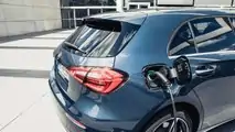 Mercedes-Benz A 250e et B 250e
