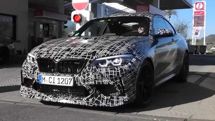 BMW M2 CS spiata da vicino in video