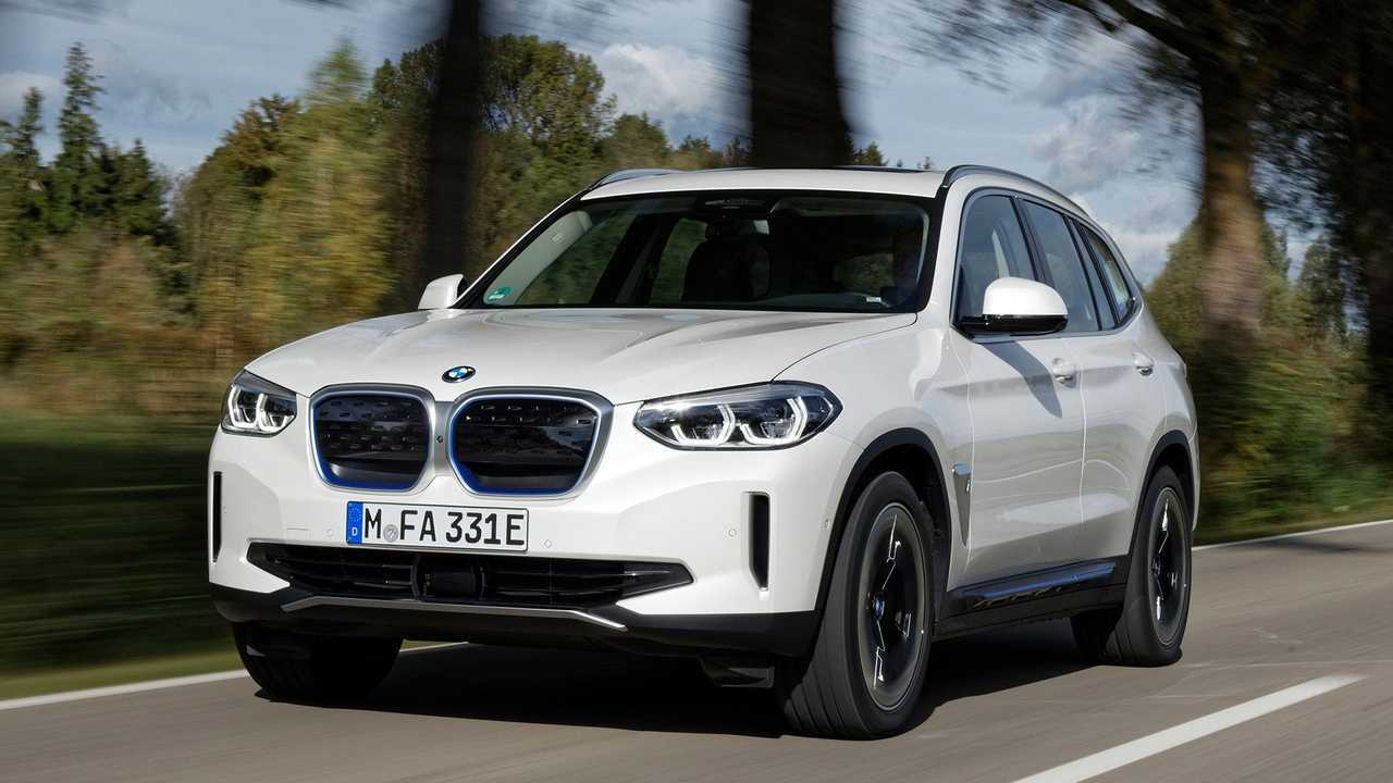 BMW iX3 (2021) nella prova
