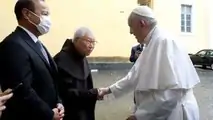 Papst Franziskus erhält einen Toyota Mirai als Papamobil