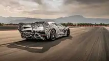 Getarnter McLaren Sabre (2021) auf der Rennstrecke
