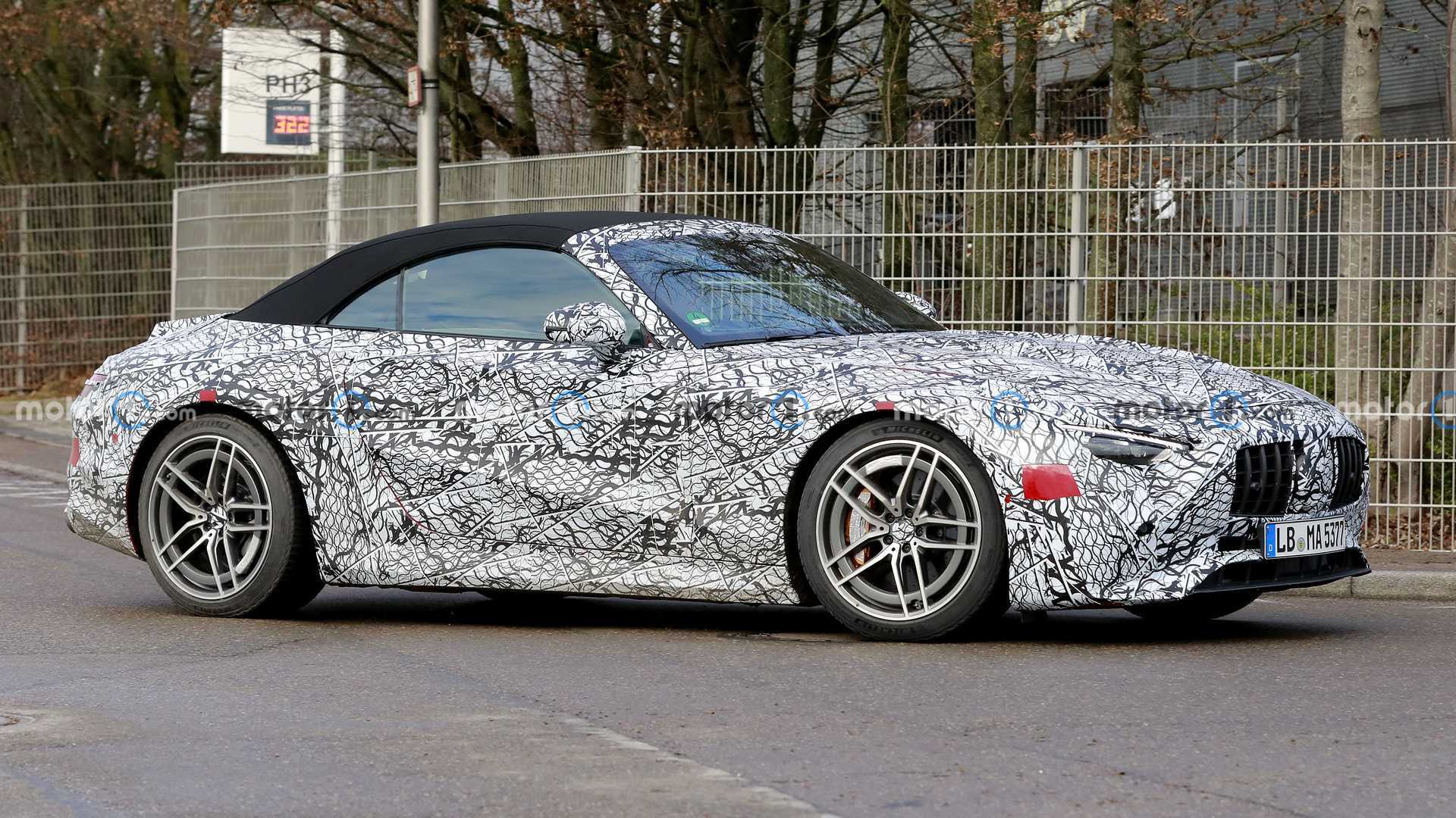 2022-mercedes-benz-sl-new-spy-photo-front-three-quarters.jpg