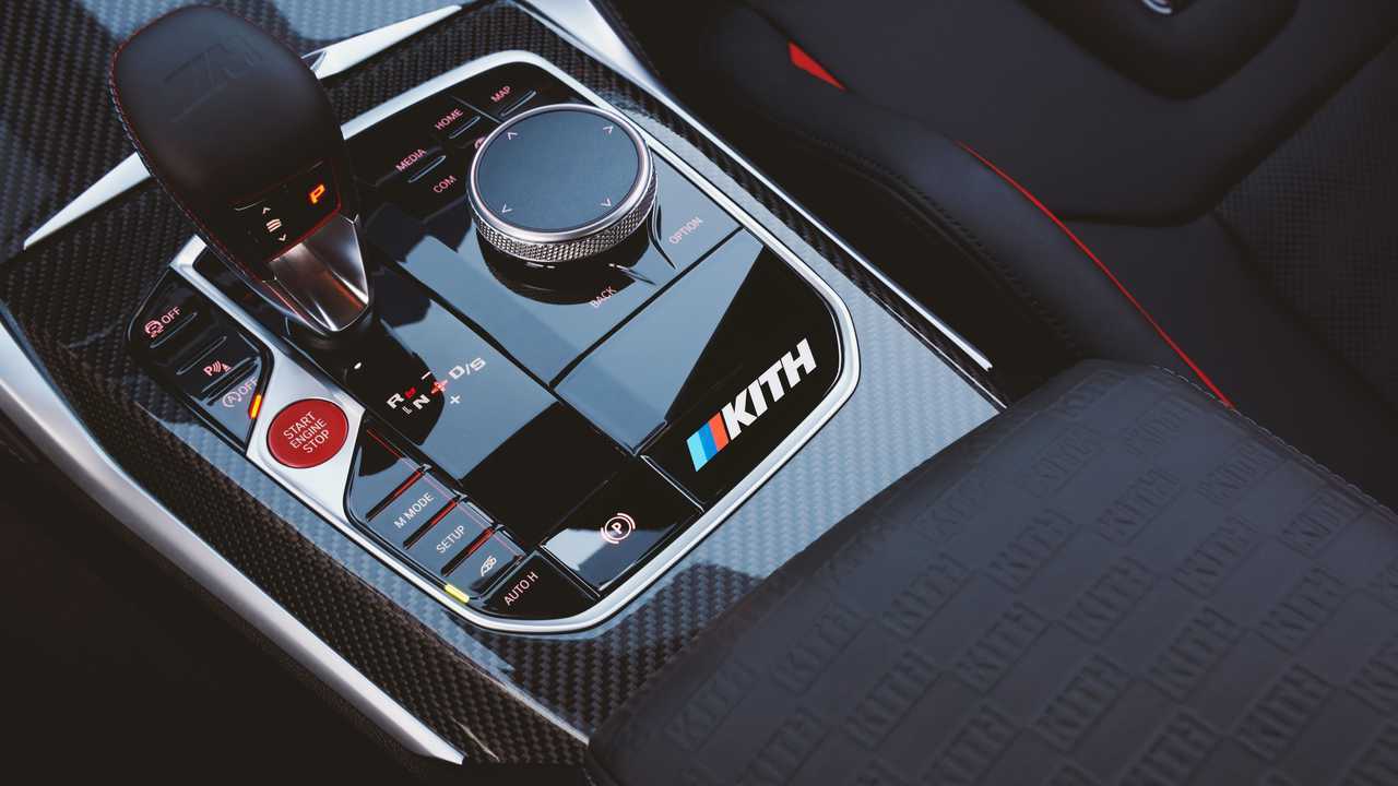 BMW M4 Competition x Kith, интерьер