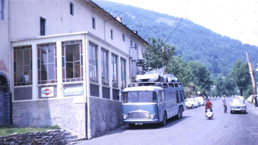 Autobús clásico F1 y Le Mans