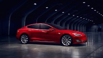 Tesla 340 km menzilli daha ucuz Model S'i piyasaya sürdü