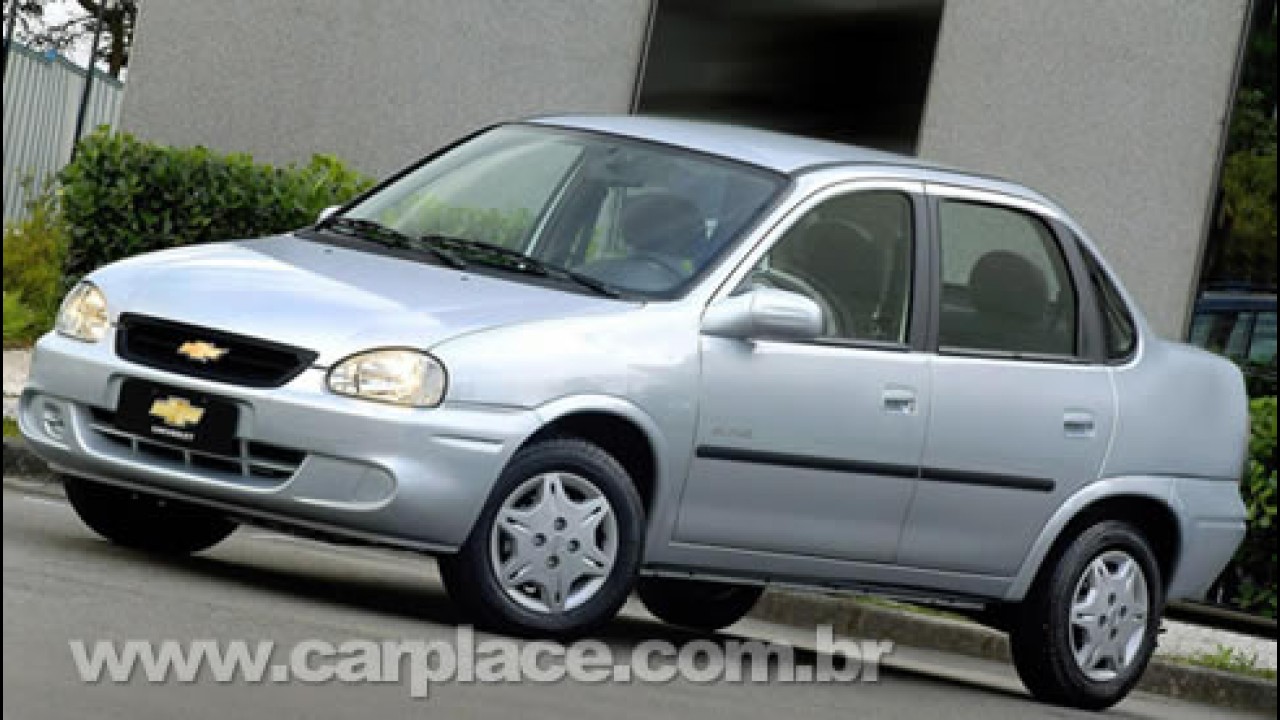 Chevrolet Classic 2009 chega com nova grade dianteira e mudanças no interior